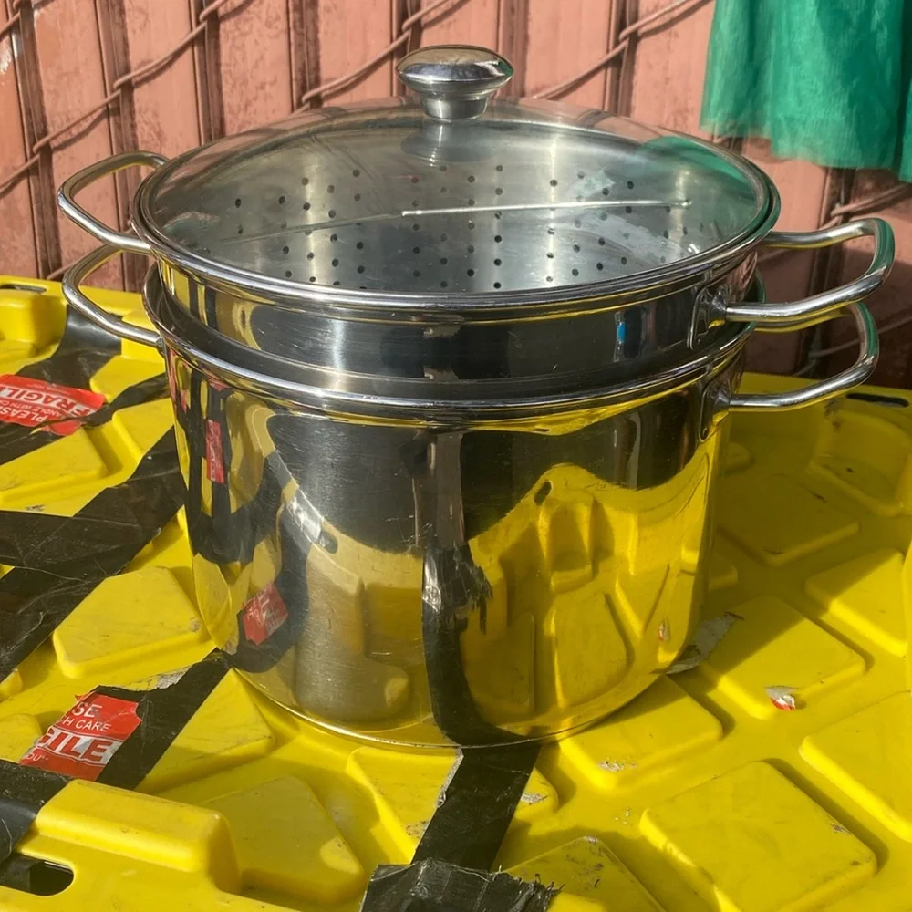 Williams Sonoma pot